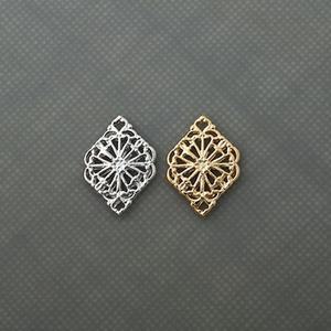 싼비즈 [7245-03]메탈펜던트 압화마름모레이스 14x20mm ,1개
