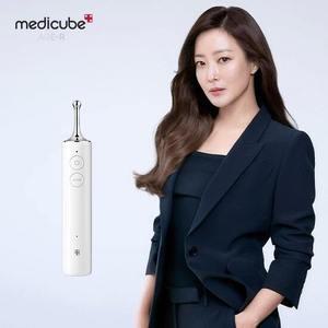 메디큐브 에이지알 기기 아이샷