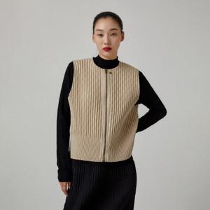 자가드 퀼팅 크롭 집업 베스트_PPVTW324002
