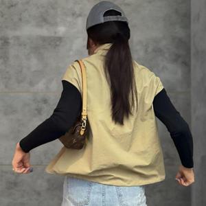 여자 주머니 바람막이 밑단스트링 폴라넥 베스트