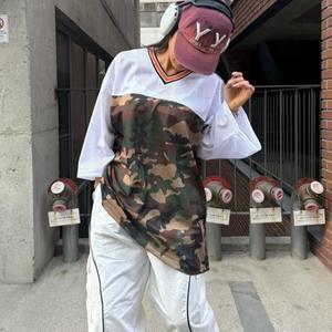 [다잇템] 여자 V넥 칠부 힙합룩 카모 큰사이즈 망사 티셔츠