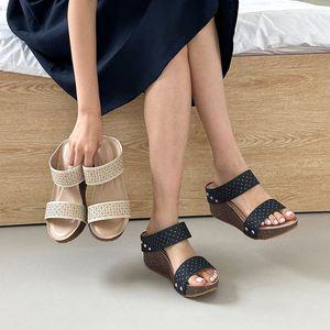페인팅 소가죽 비즈 웨지 슬리퍼 7cm