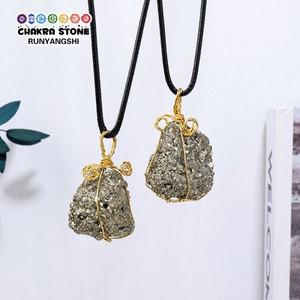 힐링소품,천연 원석천연 크리스탈 스톤 파이라이트 펜던트 목걸이 치유 미네랄 표본 원석 레이키 여성 쥬얼