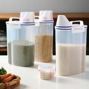 냉장고 쌀보관용 소형 투명 계량컵 뚜껑 쌀통 2kg 밀가루 병아리콩 수납함 곡물