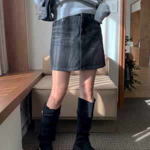 여자 겨울 데일리 골덴 기모 데님 블랙 미니스커트