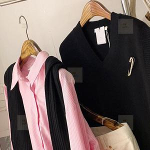 마르망고 브로치 더블 핀 포인트 캐릭터 큐빅 금속 배지 매너 악세사리 뱃지 단추 배찌