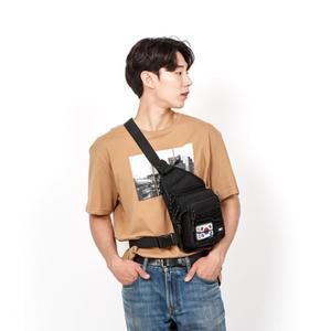 [옷자락]남성 태극기패치 해외여행 보조수납 안전보관 슬링백