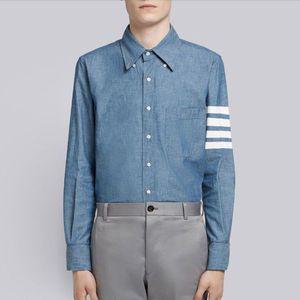 [톰브라운][THOM BROWNE] 스트레이트 핏 샴브레이 셔츠 MWL272E 00111 450 57205729