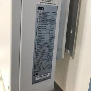 준비된 타슈켄트 주식 메가레보 하이브리드 태양광 인버터, 단상 3kW R3KL1 UZ