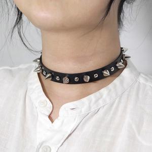 검정색 스파이크 스터드 찡 가죽 초커 목걸이