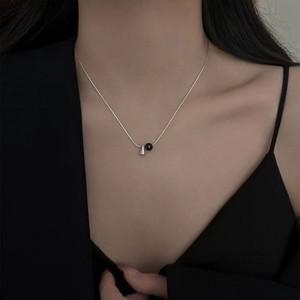 투게더 블랙볼 트라이앵글 체인 목걸이