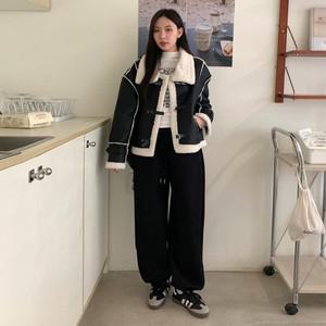 [다잇템] 여자 박시핏 가죽 폴라넥 투버클 양털 무스탕