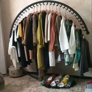 예쁜행거 특이한행거 라운드형 스탠드행거 옷정리 옷수납