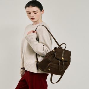 헤지스 액세서리 24FW [아카이브H] 다크브라운 나일론 H LOCK 플랩 백팩 M HIBA4F015W2
