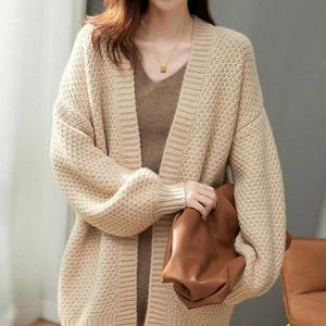 [XBG00KO0]여성 간절기 아우터 데일리룩 노버튼 니트