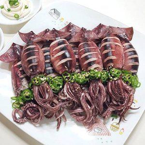 탱탱하고 쫄깃한 통찜용 급냉 오징어 1kg (제이)