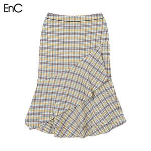 [이엔씨][EnC] 도날드체크 언발란스 프릴 디테일 롱스커트 (택가격 199000원)