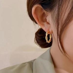 [오노마] ONM 데일리 심플 꼬임 링귀걸이 원터치 은침 5세트
