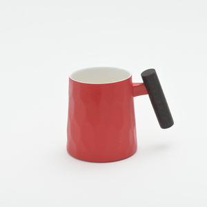 고원 계수나무 머그컵 500ml 레드 해머무늬 도자기 머그잔