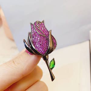 1PC 여성의 우아한 지르콘 장미 꽃 브로치 가슴 크리스탈 칼라 핀 스웨터 코트 의류 액세서리