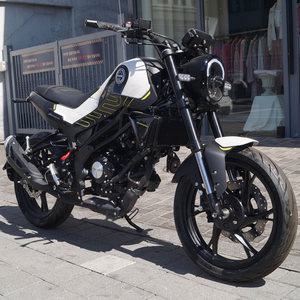 베넬리 레온치노125 오토바이 스크램블러 CB125R