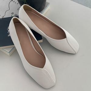 [국내수제화] 인더슈 루니언 절개 포인트 로우펌프스 힐 (2CM)