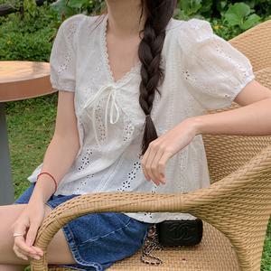 [코코블랑] 릴리 아일렛 펀칭 블라우스