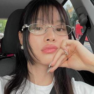 지락실 안유진 안경 지구오락실3 4회 큐빅 메탈 실버 안경테 옷