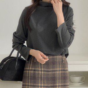 [옷자락]여자 빅사이즈 셔링 루즈핏 롱슬리브 반목폴라 티셔츠_P380108482