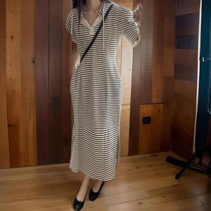/신상오픈런 여성 캐주얼 후드 롱 원피스 퍼프 절개 디자인