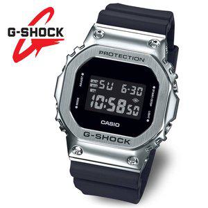 [지샥][지샥 정품] G-SHOCK 오리진 스퀘어 GM-5600-1DR 메탈 베젤 방수 전자 군인시계