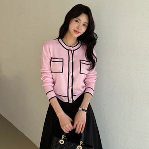 [모리스커밍홈] 배색라인 아웃포켓 진주 가디건_M2502CD005A