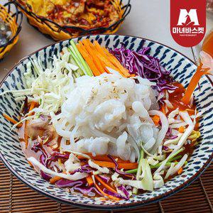 [마녀바스켓]새콤달콤 시원한 한치물회 720g x2개 (다리살200G2+야채120g2+물회소스400g2)