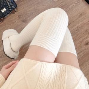 양모 양말 여성 가을/겨울 솔리드 컬러 허벅지 높은 Medias 로리타 두꺼운 따뜻한 스타킹 여성을위한 블랙 화이트 긴 다리 양말