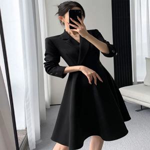 플러스 사이즈 맞춤형 드레스 여성 긴 소매 스퀘어 칼라 허리 Cinched 햅번 스타일 가을 패션 통근 싱글 피스