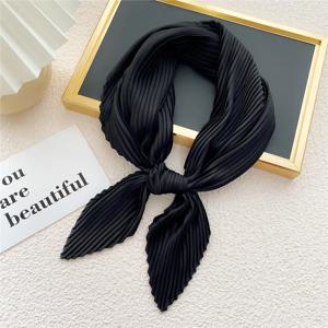 여자 Pleated 인쇄 실크 스카프 새틴 봄 여름 스카프 70*70cm 스퀘어 Neckerchief 솔리드 ​​컬러 Headscarf 장식