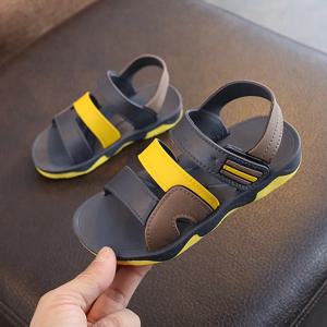2019 소년을위한 새로운 여름 어린이 샌들 플랫 비치 신발 어린이 스포츠 캐주얼 학생 가죽 샌들 소프트 미끄럼 방지 패션 야생