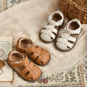 Unishuni 아기 소녀 샌들 공주 Close Toed 여름 해변 플랫 어린이 유아용 미끄럼 방지 경량 고무 단독 샌들