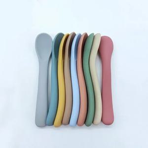 실리콘 커트레이 아기 훈련 스푼, 작은 곡선 스푼, 부드러운 고무 수유, 먹는 법 배우기
