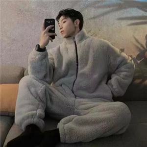 겨울 새로운 산호 양털 따뜻한 남자 잠옷 라운드 넥 카디건 2 조각 복장 세트 남자 패션 솔리드 컬러 잠옷 남자에 대 한 설정