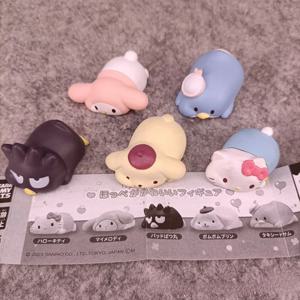 Sanrio 거짓말 자세 헬로 키티 BAD BADTZ-MARU Pom Pom Purin 내 멜로디 펭귄 선물 장난감 모델 애니메이션 피규어 장식품 수집