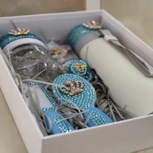 Dollbling 신생아 Bedazzled 아기 병 세트 빗과 브러시 라인 석 선물 상자 기념품 유아 사진 보육 룸 데코