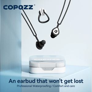 COPOZZ 분실 방지 수영 귀마개 및 코 클립 세트 풀 액세서리 절묘한 케이스가있는 실리콘 소음 방지 수영 귀마개