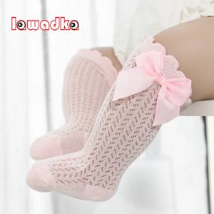 Lawadka 아기 소녀 양말 유아 아기 활 면화 여름 메쉬 아기 무릎 양말 신생아 유아 미끄럼 방지 긴 아기 소년 양말 0-2T