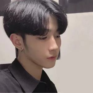 남성용 합성 푹신한 짧은 가발(중간 부분 앞머리 포함) 내열성 고온 섬유 블랙 DIY 스타일링 가발(남성용)