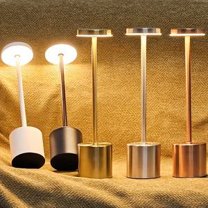 USB 충전식 LED 테이블 램프 터치 스위치 3 색 금속 책상 램프 머리맡 램프 호텔 바 침실 장식 야간 조명