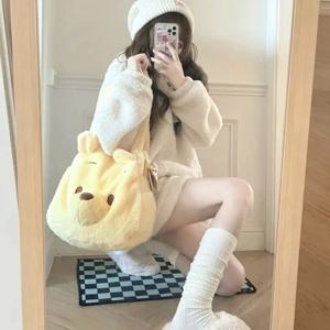 패션 플러시 만화 가방 대용량 귀여운 곰돌이 푸우 숄더백 여성스럽고 부드러운 귀여운 토트 백