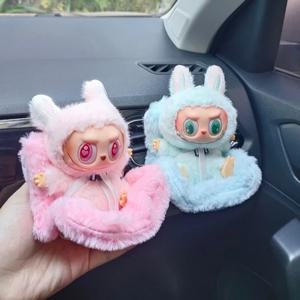 15-17cm 자동차 인형 좌석 Labubu 인형 안전 좌석 귀여운 인형 공기 배출구 아로마 테라피 장식 자동차 인테리어 장식