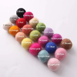 100PC 2cm 예술과 공예 어린이 장난감 크리스마스 벽 양모 펠트 공 다채로운 생일 파티 DIY 액세서리 장식 룸