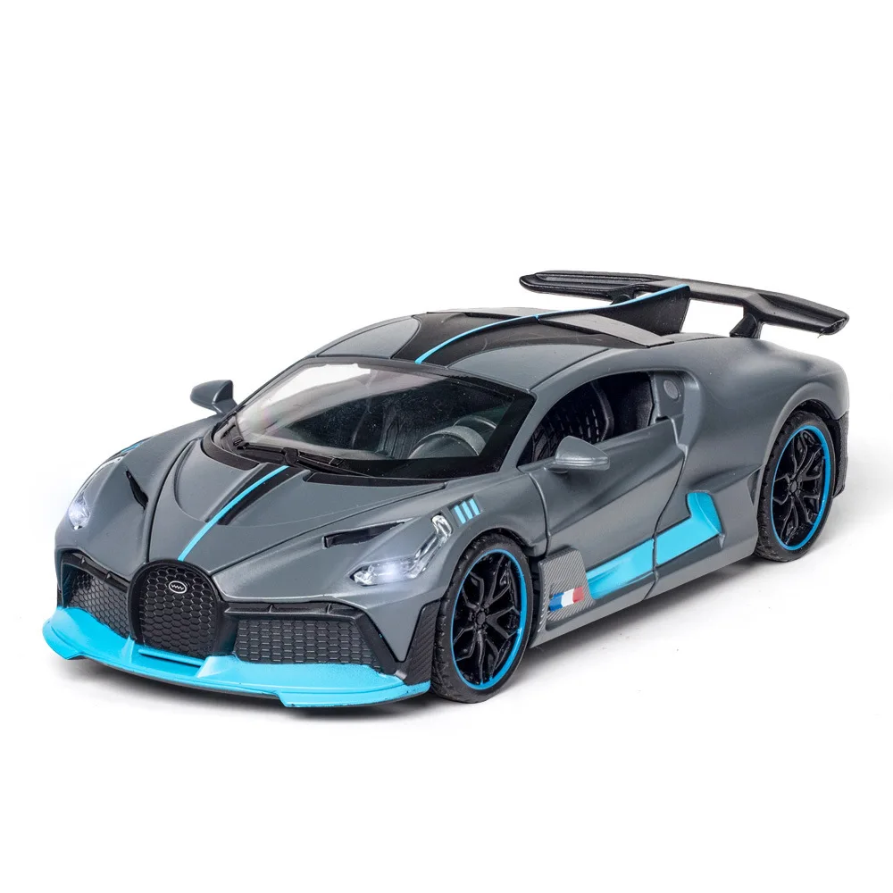 1/32 다이캐스트 스포츠카 Bugatti Divo 시뮬레이션 모델 놀이 금속 차량 15.5Cm 어린이를 위한 소장 장난감/조명 포함